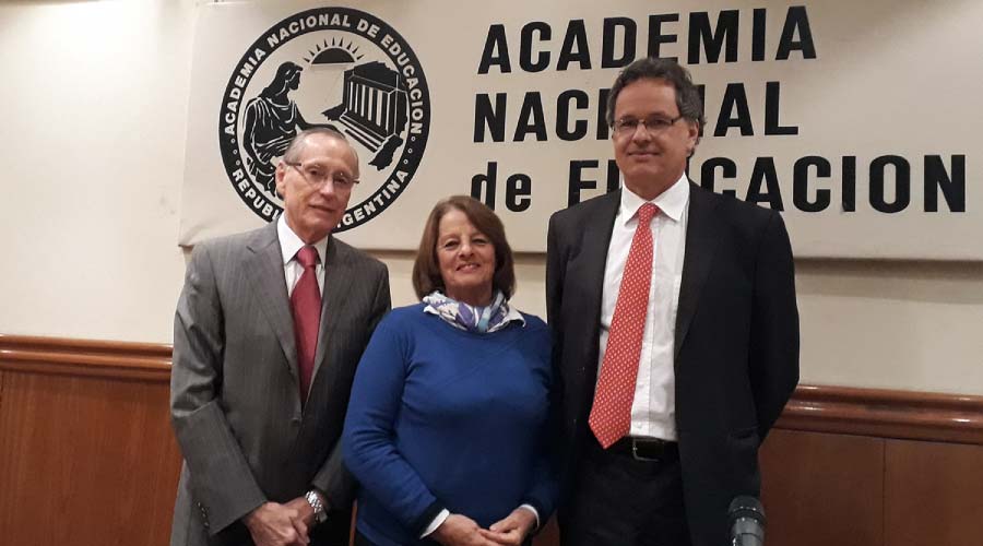 Dr Carlos Hoevel